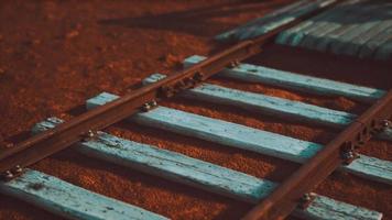 vías de tren abandonadas en el desierto video