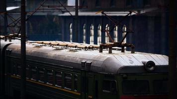 vecchia stazione del treno elettrico sovietico video