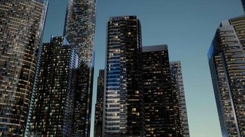 rascacielos de la ciudad en la noche