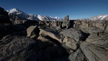 roccia e pietre nelle montagne delle alpi video