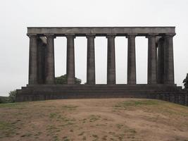 Monumento Nacional en Calton Hill en Edimburgo foto
