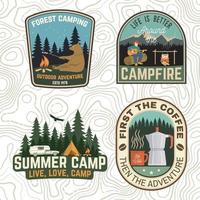 conjunto de insignias del club de camping y caravanas. vector. concepto de logotipo, impresión, sello, parche o camiseta. diseño de tipografía vintage con remolque de campamento, cafetera, bosque y silueta de montaña. vector