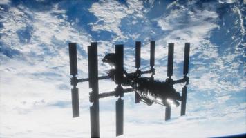 station spatiale internationale dans l'espace au-dessus de la planète terre video