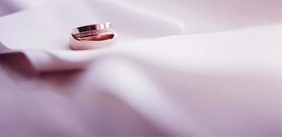 two gold wedding rings photo