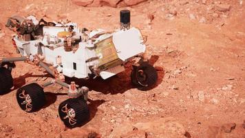 mars rover perseverancia explorando el planeta rojo. elementos proporcionados por la nasa. video