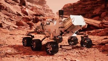 mars rover volharding die de rode planeet verkent. elementen geleverd door nasa. video