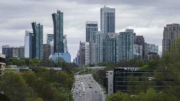 4k timelapse-sekvens av Toronto, Kanada - stadssilhuetten i norra york eller toronto under dagen video