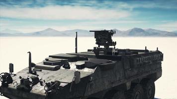 militär stridsvagn i den vita öknen video