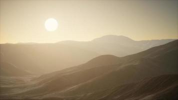 paisagem de montanhas no afeganistão ao pôr do sol