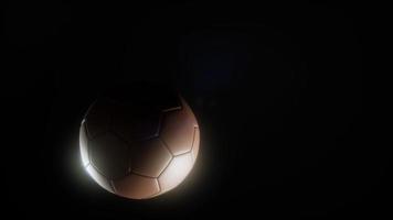 pallone da calcio su uno sfondo scuro video