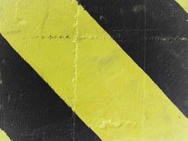 yellow and black stripes photo