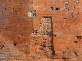 Red brick wall photo