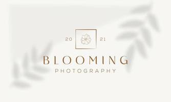 logotipo dibujado a mano con elementos florales botánicos con flores silvestres y hojas. logo para spa y salón de belleza, boutique, tienda orgánica, boda, diseñador floral, interior, fotografía, cosmética. vector