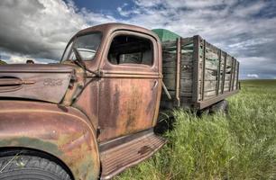 camiones de granja antiguos foto