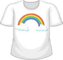 una camiseta blanca con un patrón de arco iris sobre fondo blanco vector