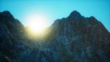 puesta de sol en el valle rocoso video