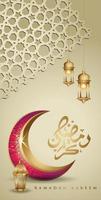 ramadan kareem con lujosa luna creciente dorada y linterna tradicional, vector de tarjeta de felicitación ornamentada islámica de plantilla para diseño de papel tapiz de interfaz móvil teléfonos inteligentes, móviles, dispositivos.