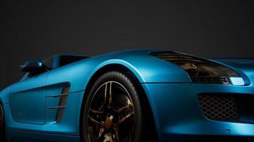 coche deportivo de lujo en estudio oscuro con luces brillantes