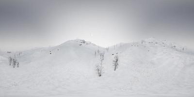 cámara vr 360 moviéndose sobre montañas rocosas nevadas video