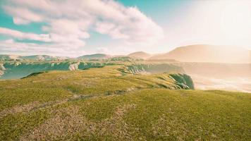 berglandschap met droog gras in afghanistan video