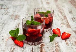 Lemonade with srtawberries photo