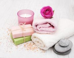 Bath towels with pink roses photo