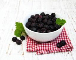 cuenco con moras foto