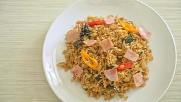 ham fried rice with herbs and spices - Asian food style video