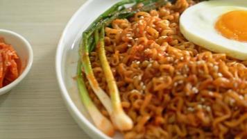 Homemade dried Korean spicy instant noodles with fried egg video