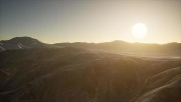 paisagem de montanhas no afeganistão ao pôr do sol