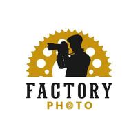 fotógrafo de fábrica de ruedas dentadas para diseño de logotipo de producción de estudio fotográfico vector