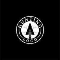 sello de punta de flecha de lanza grunge retro vintage para el diseño del logotipo de la insignia de caza vector