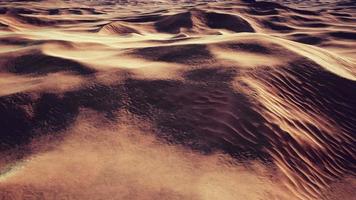 paysage vaste et sauvage du désert de sable arabe video