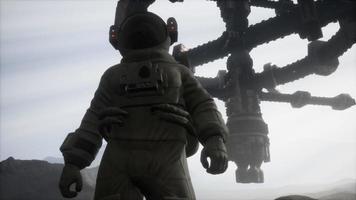 astronaut på en annan planet med damm och dimma video