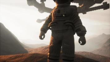 astronaut die op een Mars-planeet loopt video