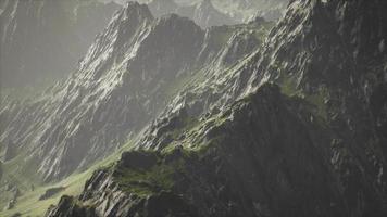 tramonto sulle montagne delle Ande all'interno del Cile centrale video