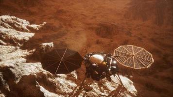 insight Marte esplorando la superficie del pianeta rosso video