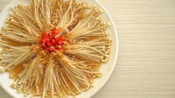 homemade steamed golden needle mushroom or enokitake with soy sauce, chilli and garlic video