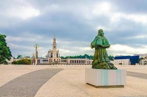 santuario de nuestra señora de fatima con basílica de nuestra señora del rosario iglesia católica foto