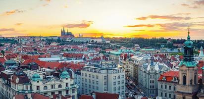 panorama del centro histórico de la ciudad vieja de praga foto