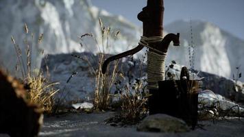 pompa dell'acqua a mano retrò ruggine video