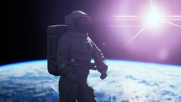 astronaut in de ruimte boven de planeet aarde video