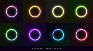 conjunto de marco circular con efecto de neón brillante y estilo de trama de semitonos. colección de luces de neón de colores aisladas en fondo oscuro con espacio de copia vector