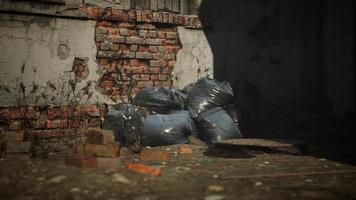 ruinas de una fábrica industrial muy contaminada video