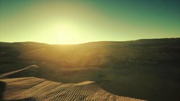 belles dunes de sable dans le désert du sahara video