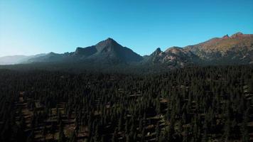 8k paesaggio di montagna nelle montagne rocciose del Colorado video