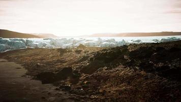 glacier de la renneland fortement impacté par le réchauffement climatique video