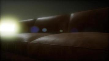 silla de cuero moderna en la sala de estar video