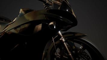 vélo de sport moto en studio sombre avec des lumières vives video