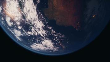 vue du globe terrestre de la planète depuis l'espace montrant la surface réaliste de la terre et la carte du monde video